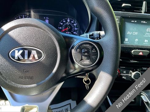 Used 2020 Kia Soul S FWD image 17