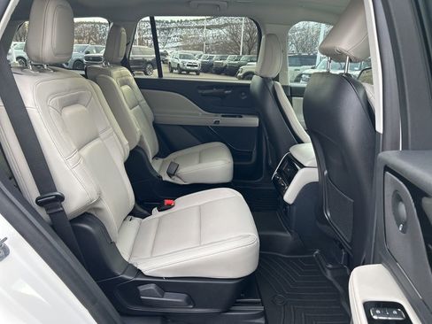 Used 2025 Lincoln Aviator Reserve w/ Jet Appearance Package image 16