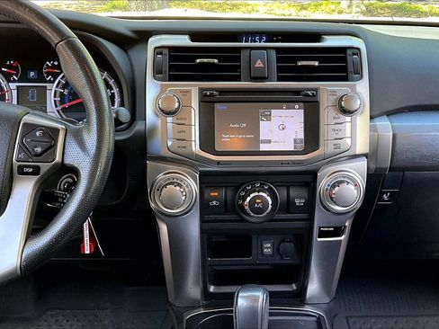 Used 2017 Toyota 4Runner SR5 Premium image 9