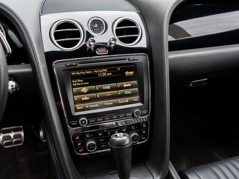 Used 2016 Bentley Continental GT image 28