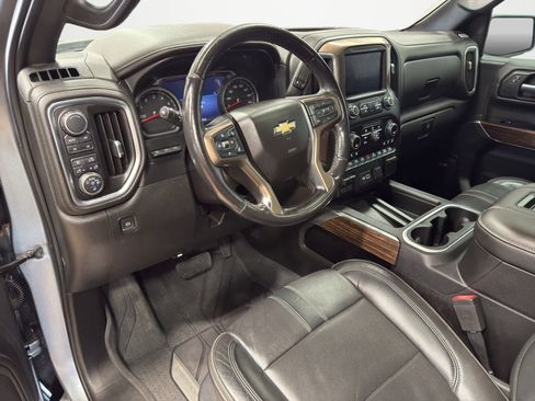 Used 2019 Chevrolet Silverado 1500 High Country w/ Technology Package image 16