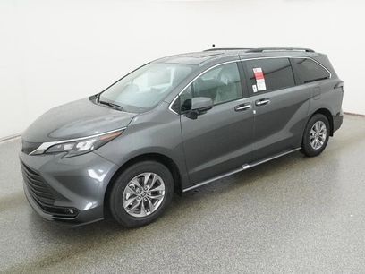 New 2025 Toyota Sienna XLE