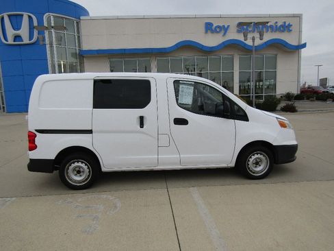 Used 2017 Chevrolet City Express LT image 2