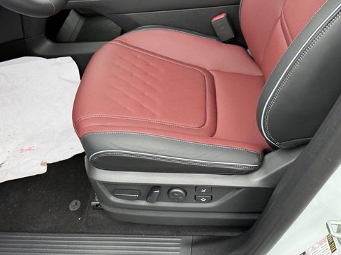 New 2026 INFINITI QX80 Autograph w/ Premium Cargo Package image 15