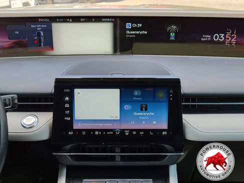 Used 2024 Lincoln Nautilus Reserve AWD/4WD image 23