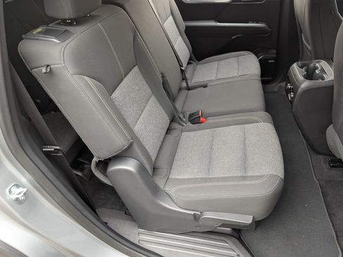 Used 2025 GMC Acadia Elevation image 20