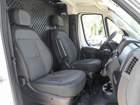 Used 2025 RAM ProMaster 2500 w/ U-Haul Equipment Group FWD image 34