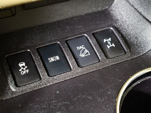 Used 2017 Toyota Highlander Limited image 36