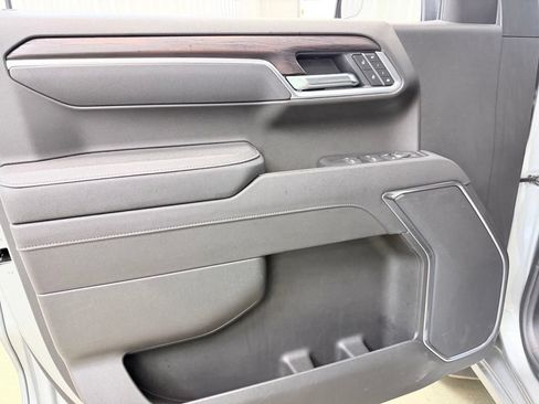 Used 2026 GMC Sierra 1500 SLT AWD/4WD image 9
