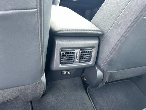 Used 2025 Toyota Camry SE FWD image 19
