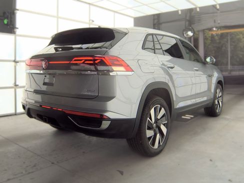 Used 2026 Volkswagen Atlas Cross Sport SE AWD/4WD image 6