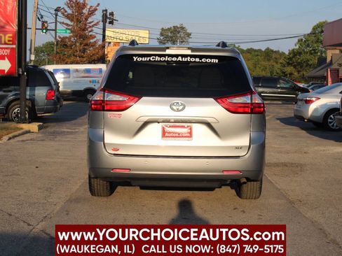Used 2018 Toyota Sienna image 6