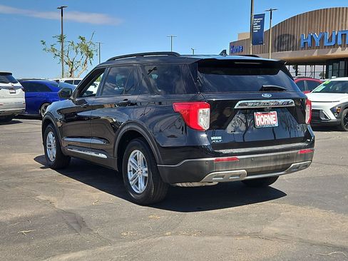 Used 2023 Ford Explorer XLT w/ Equipment Group 202A RWD image 8