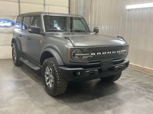 Used 2025 Ford Bronco Badlands w/ Matte Film Protection Package AWD/4WD image 2