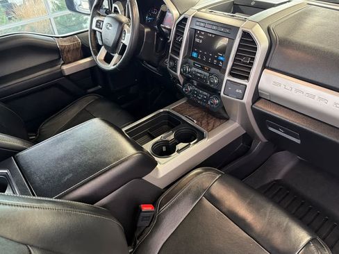 Used 2019 Ford F250 Lariat w/ Lariat Ultimate Package image 17