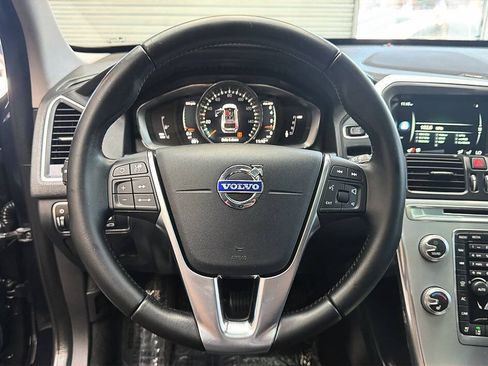 Used 2017 Volvo XC60 T5 Dynamic w/ Advanced Package AWD/4WD image 9