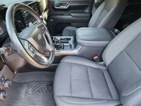 Used 2024 Chevrolet Silverado 1500 LT Trail Boss w/ Convenience Package II image 4