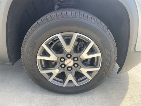 Used 2022 GMC Acadia SLE AWD/4WD image 32
