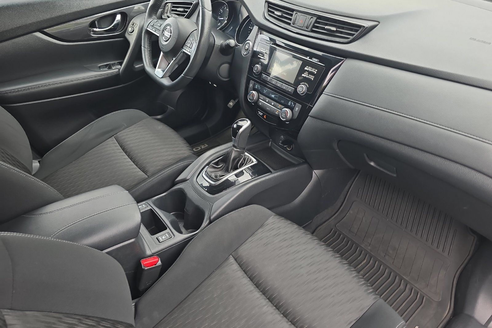 Used 2017 Nissan Rogue SV AWD/4WD image 16