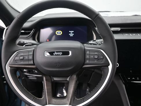 Used 2026 Jeep Grand Cherokee Limited w/ Limited Altitude Package AWD/4WD image 25