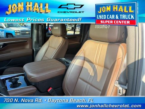 Used 2025 Chevrolet Suburban High Country AWD/4WD image 21