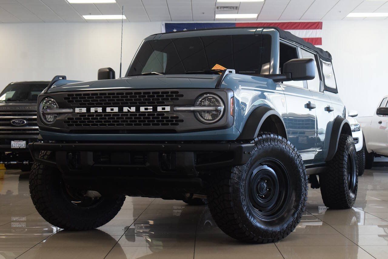Used 2022 Ford Bronco Badlands AWD/4WD image 3