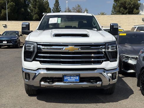Used 2024 Chevrolet Silverado 2500 LTZ AWD/4WD image 2