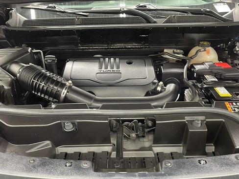 Used 2023 GMC Acadia SLE w/ Driver Convenience Package FWD image 25