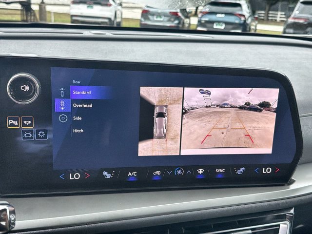 Used 2026 Chevrolet Traverse LT w/ Driver Confidence Package FWD image 14