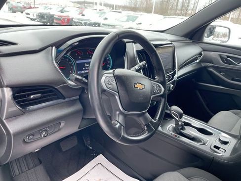 Certified 2023 Chevrolet Traverse LT w/ Rear Camera Mirror Package image 10