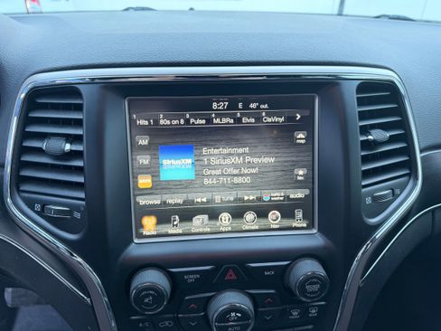 Used 2017 Jeep Grand Cherokee Limited image 14