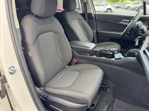 Used 2024 Kia Sportage LX AWD/4WD image 18