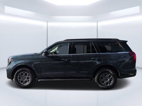 Used 2025 Ford Expedition Active RWD image 6