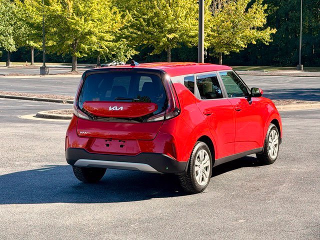 Used 2025 Kia Soul LX FWD image 7