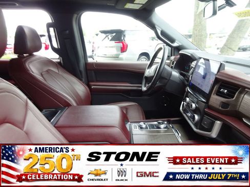 Used 2022 Ford Expedition Limited AWD/4WD image 15
