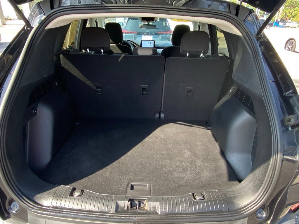 Used 2021 Ford Escape SE FWD image 10