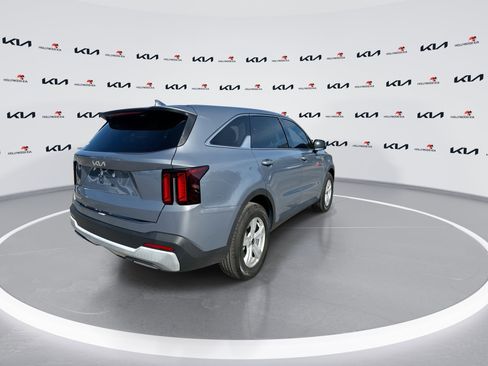 Certified 2024 Kia Sorento LX FWD image 8