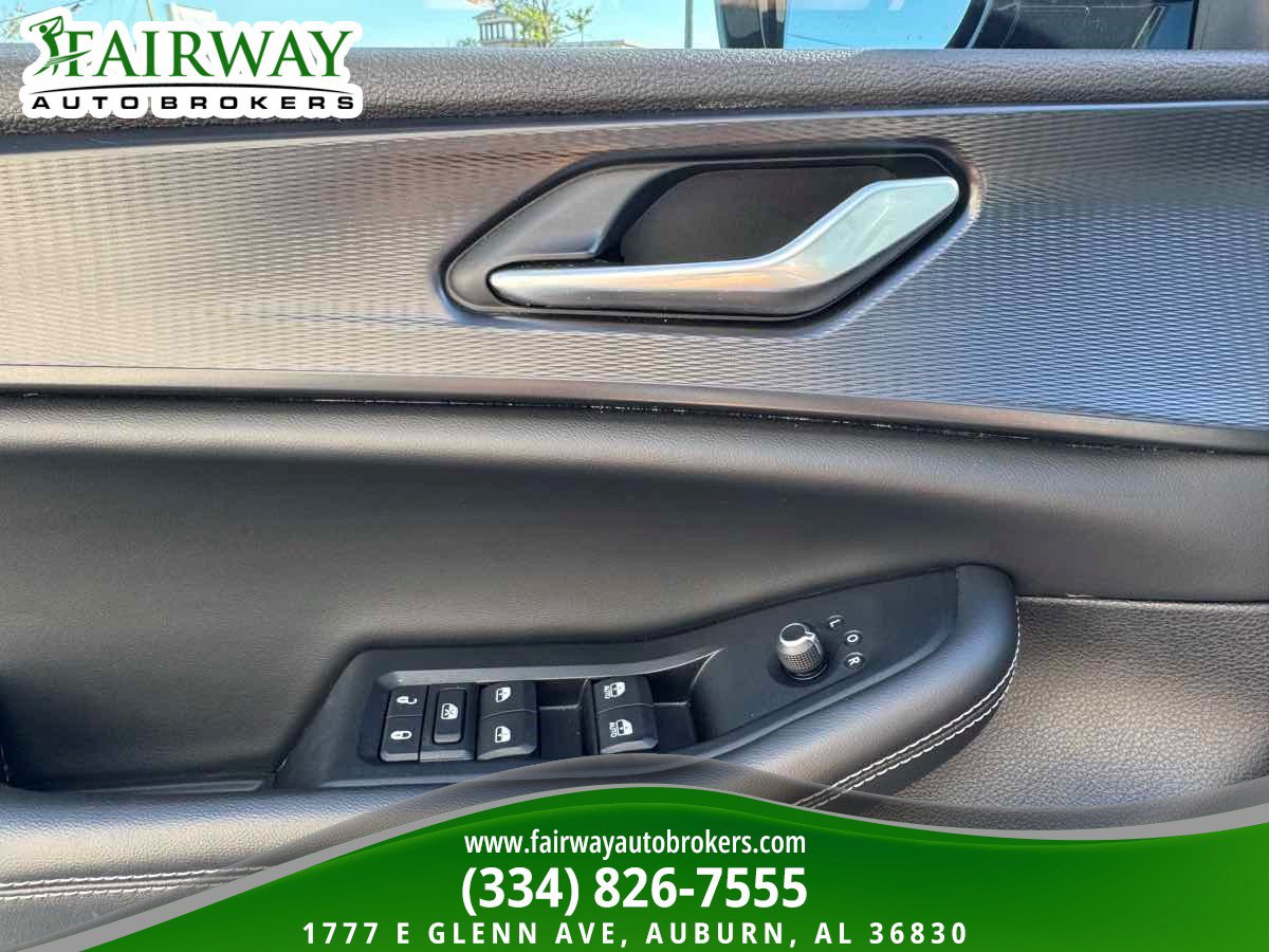 Used 2023 Jeep Grand Cherokee L Laredo AWD/4WD image 16