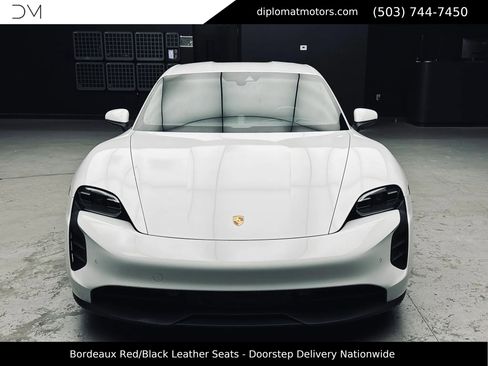 Used 2022 Porsche Taycan image 11