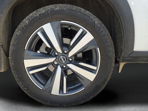 Used 2024 Nissan Rogue SL w/ SL Premium Package AWD/4WD image 29