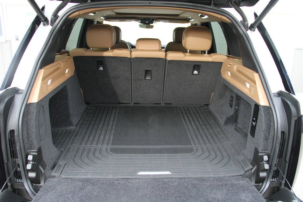 Used 2023 Land Rover Range Rover SE AWD/4WD image 25