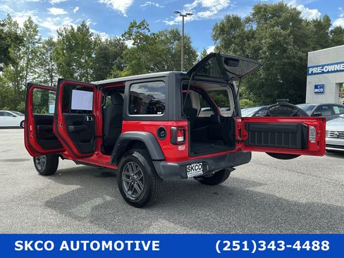 Used 2024 Jeep Wrangler Unlimited Sport AWD/4WD image 35