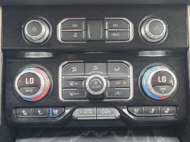 Used 2024 GMC Yukon XL Denali RWD image 17