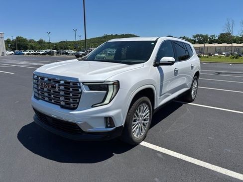 Used 2024 GMC Acadia Denali FWD image 5