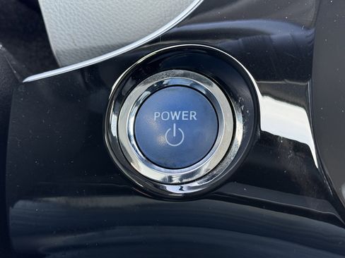 Used 2022 Toyota Prius XLE image 29