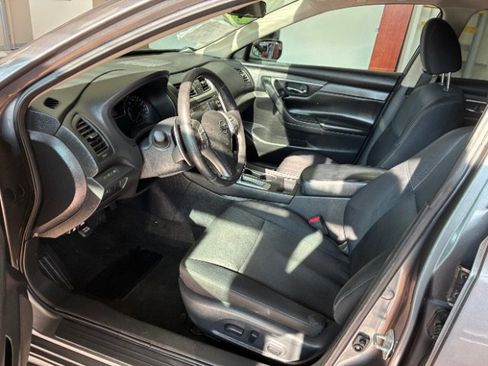 Used 2017 Nissan Altima 2.5 SR FWD image 15