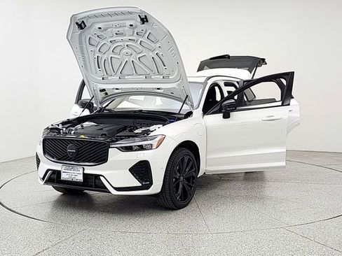 New 2026 Volvo XC60 T8 Ultra w/ Climate Package AWD/4WD image 9