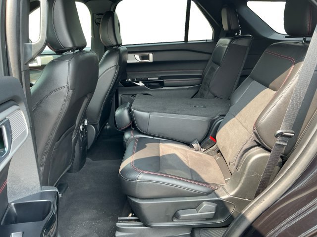 Used 2023 Ford Explorer ST-Line AWD/4WD image 16