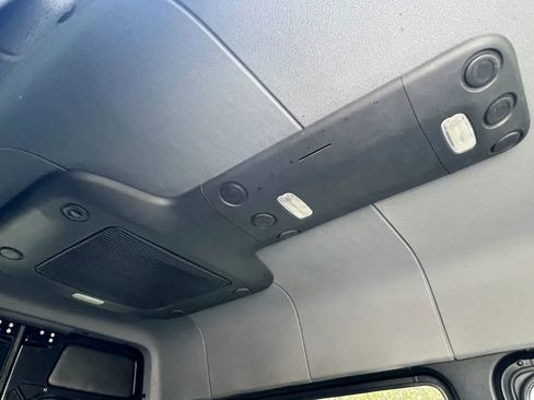 Used 2019 Mercedes-Benz Sprinter 2500 w/ Acoustic Package image 26