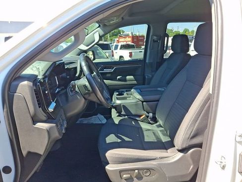 Used 2022 Chevrolet Silverado 1500 LT AWD/4WD image 9
